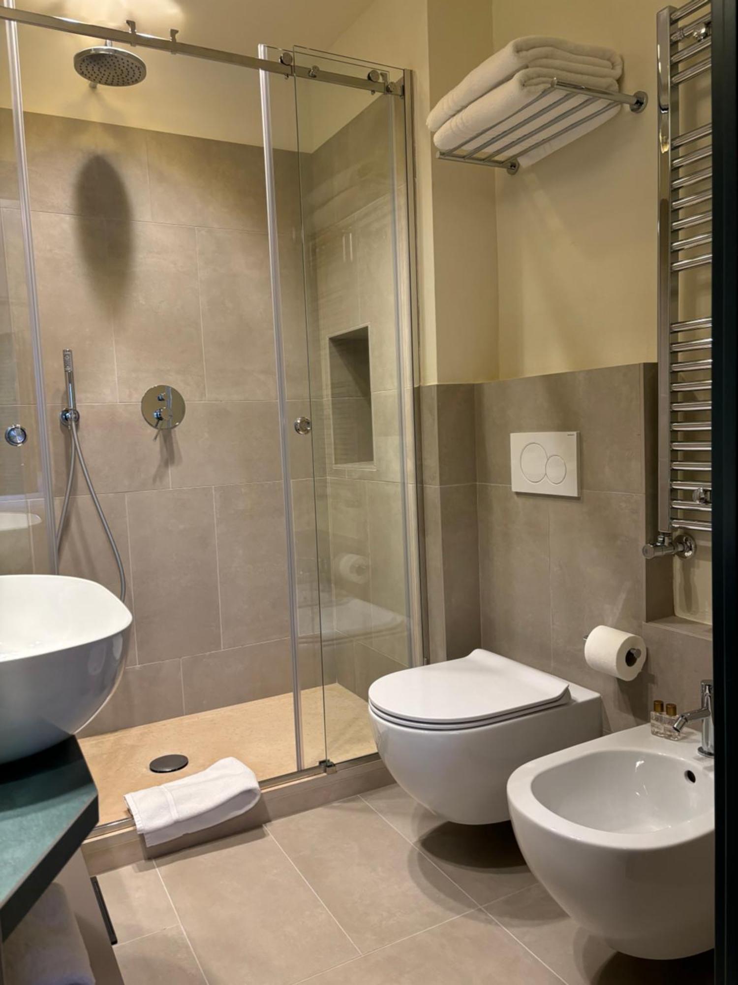 Garesio Wine Resort Serralunga d'Alba Luaran gambar
